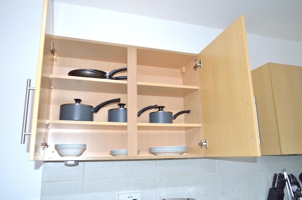 Beautiful Two-Bed Apartment With Driveway Parking Nottingham Eksteriør billede